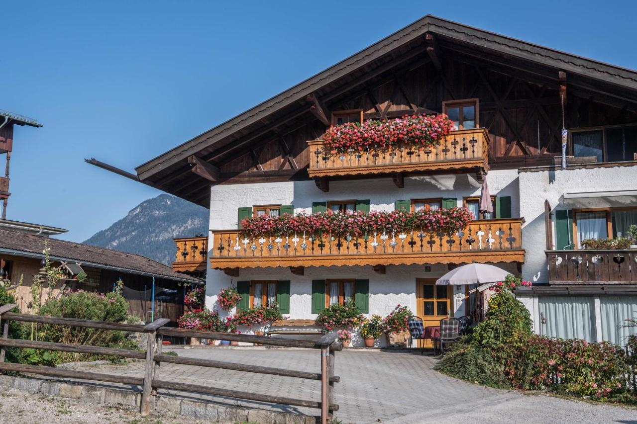 Ferienwohnung Zugspitze ไกรน์เนา ภายนอก รูปภาพ