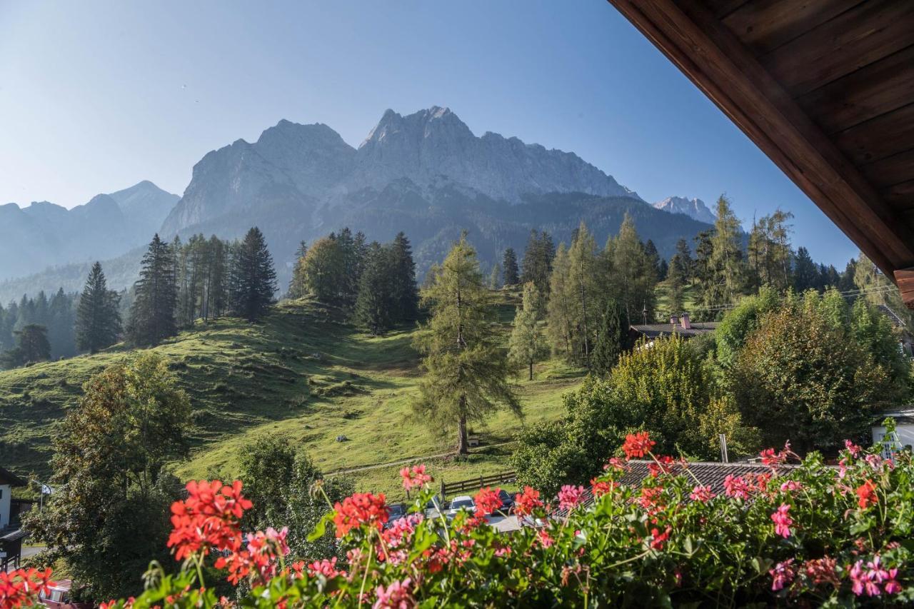 Ferienwohnung Zugspitze ไกรน์เนา ภายนอก รูปภาพ